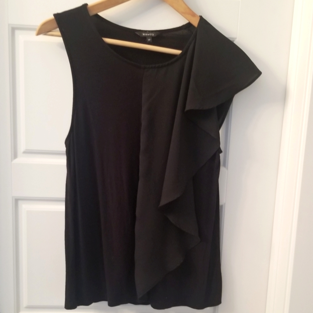 RW&CO black top blouse 🇨🇦